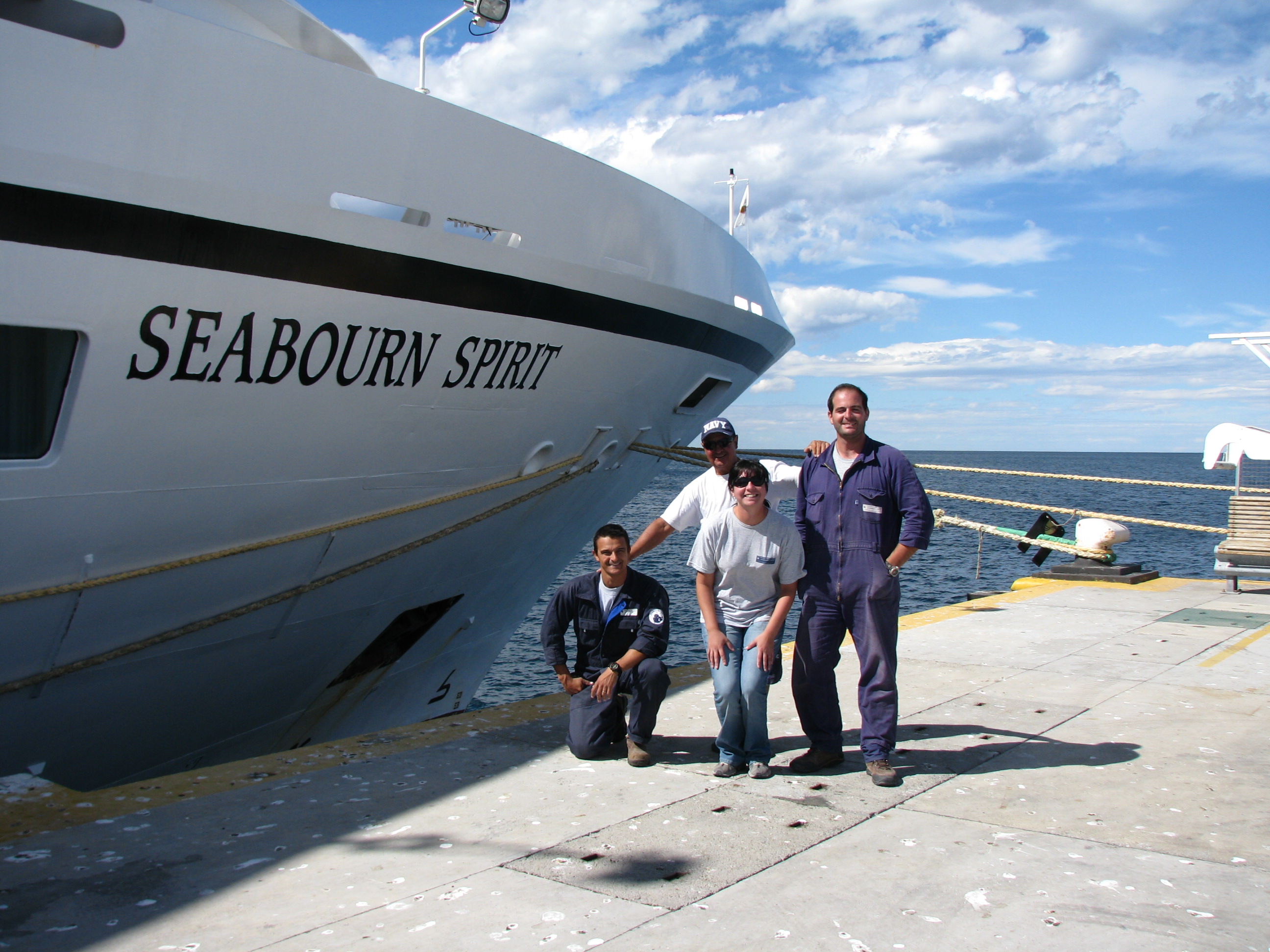 El equipo luego de la inpeccion submarina del M/V SEABOURN SPIRIT