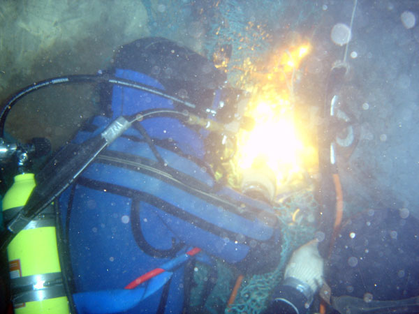 Corte oxitermico submarino